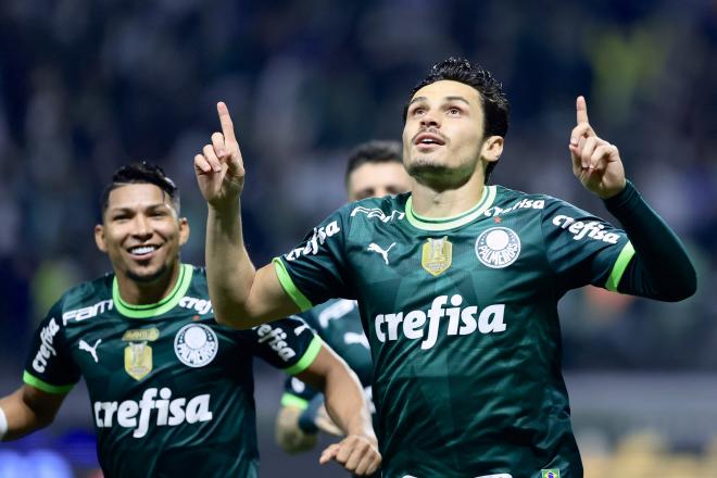 Raphael Veiga celebra un gol con el Palmeiras (Foto: Cordon Press)