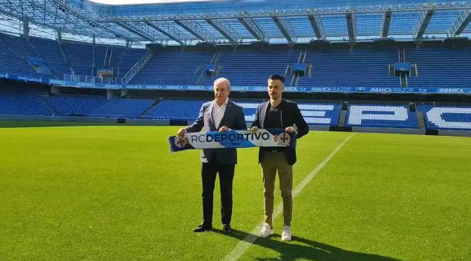 Rubén de la Barrera en su presentación con el Deportivo (Foto: Xane)