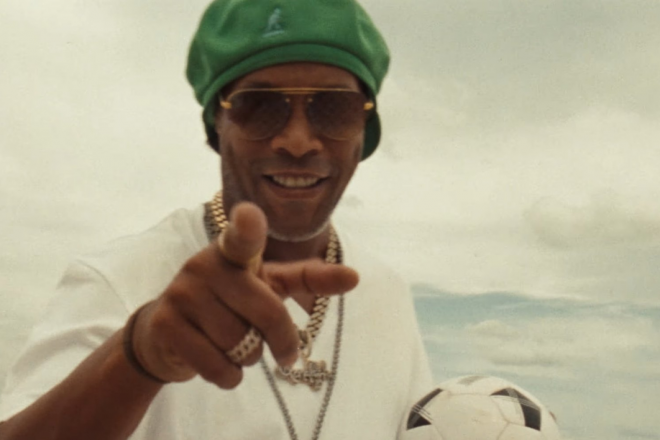 Ronaldinho en el videoclip de Bad Bunny