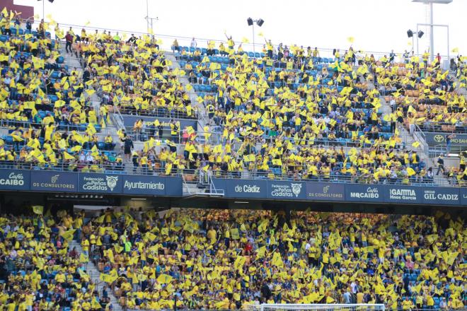 La afición del Cádiz CF en el Nuevo Mirandilla (Foto: Cristo García).