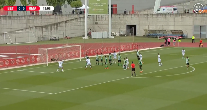 El gol del juvenil Manu Serrano.