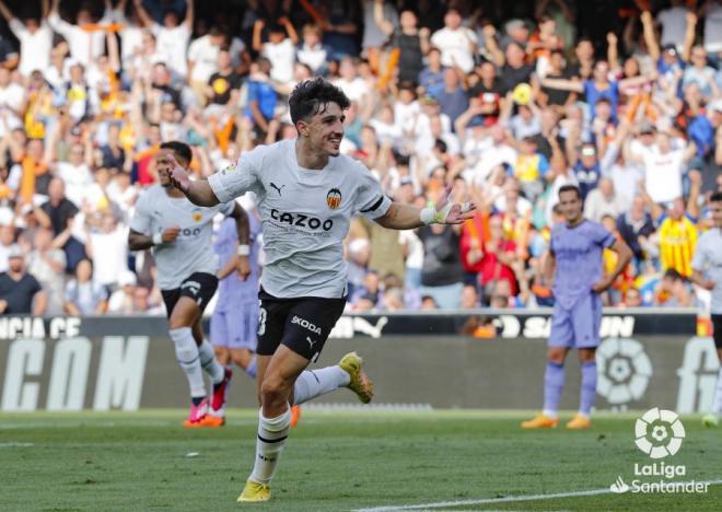 Diego López celebra su gol al Real Madrid en Mestalla (Foto: LaLiga).