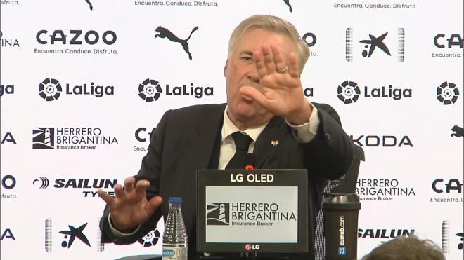 Tensión entre Ancelotti y un periodista al decir que Mestalla cantó 