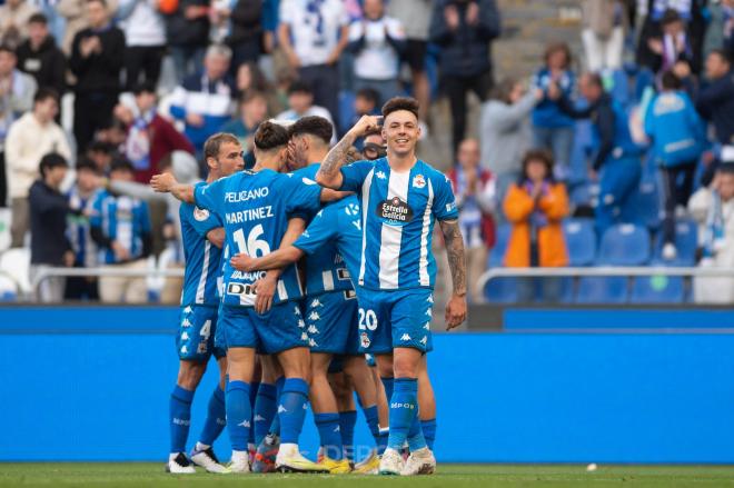 Max Svensson celebrando el 4-0 ante el Algeciras (Foto: RCD)