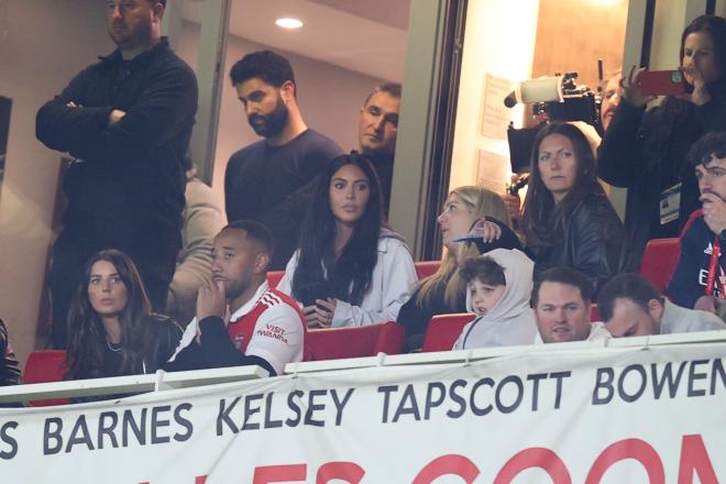 Kim Kardashian, en el estadio del Arsenal. (Redes Sociales)