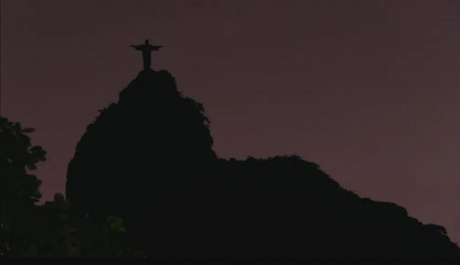El Cristo Redentor, apagado en solidaridad a Vinicius (Foto: TV Globo)