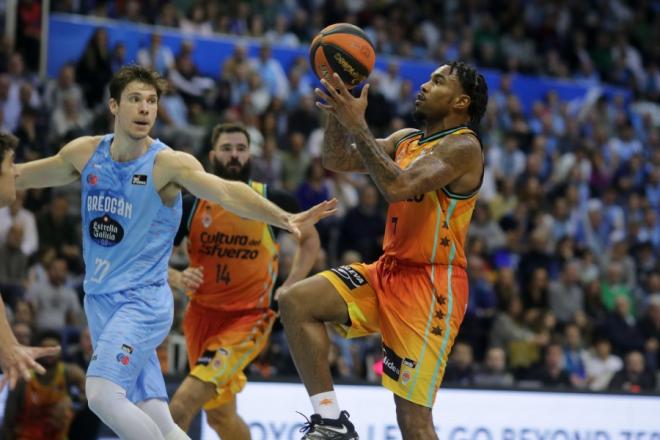 Valencia Basket busca su billete para el Playoff en la Fonteta ante el Río Breogán