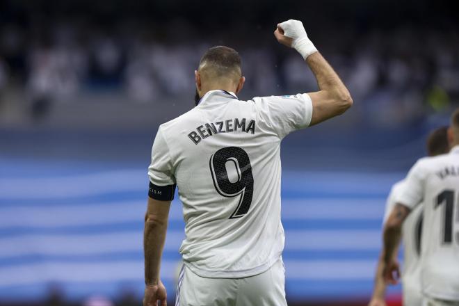 Benzema celebra su gol en el Real Madrid-Rayo (FOTO: EFE).