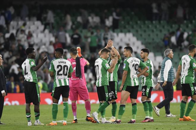 Los futbolistas del Betis tras el último partido (foto: Kiko Hurtado).