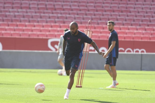 Marcao, en el entrenamiento del Sevilla (Foto: Kiko Hurtado).