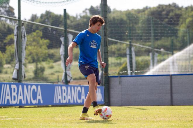 Dani Barcia entrenó con el primer equipo (Foto: RCD)