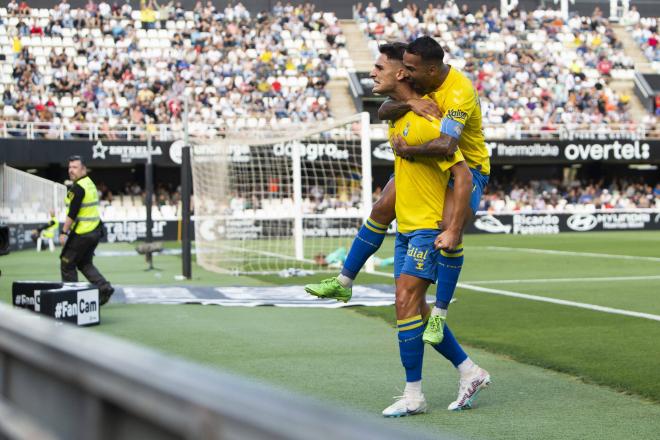 Enzo Loiodice celebra su gol frente al Cartagena (Foto: Cordon Press)
