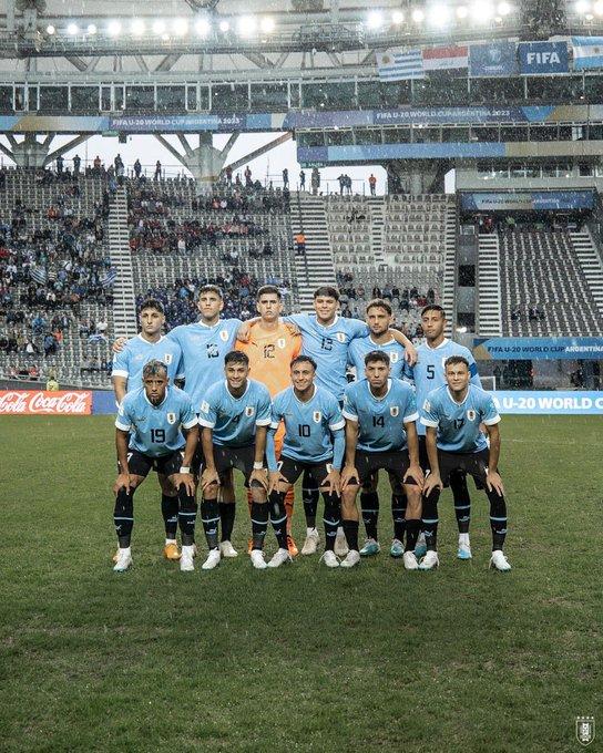 El once inicial de Uruguay en la derrota ante Inglaterra en el grupo E (2-3). (Foto: AUF).