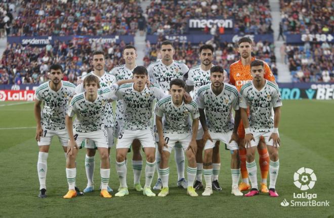 Once titular del Real Oviedo frente al Levante (Foto: LaLiga).