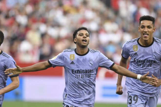 Rodrygo celebra su segundo gol en el Sevilla-Real Madrid (Foto: Kiko Hurtado).