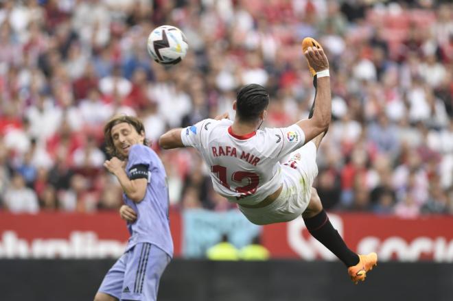 Rafa Mir es la prioridad del Valencia para la delantera