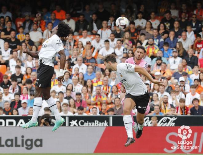 Thierry ante el Espanyol en Mestalla. (Foto: LaLiga).