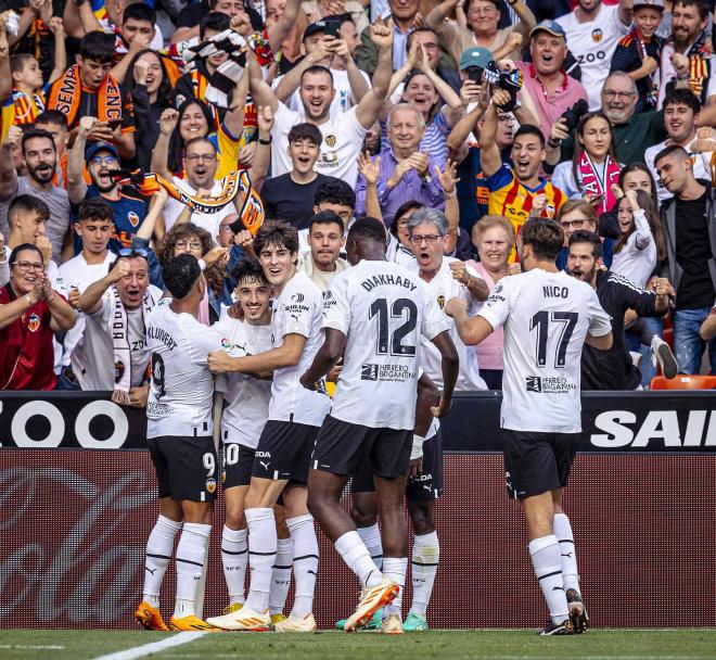Alegría de gol del Valencia CF de Diego López.