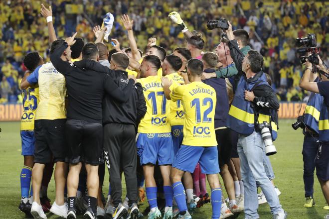 Celebración de Las Palmas tras el ascenso a LaLiga Santander (Foto: EFE).