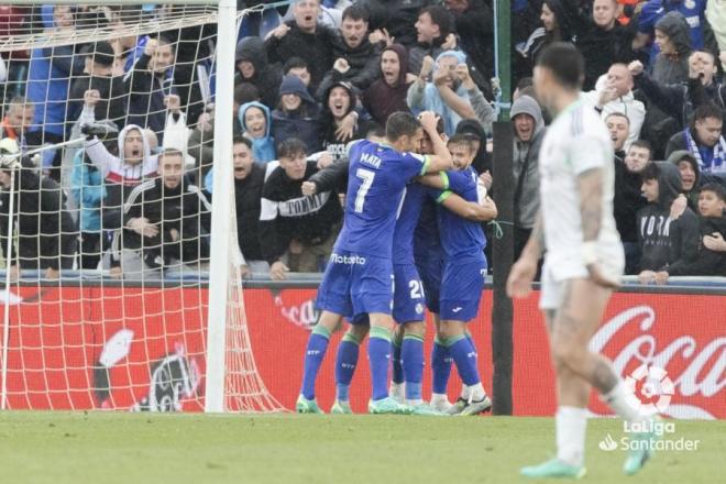 Celebración del Getafe tras ganar a Osasuna (Foto: LaLiga).