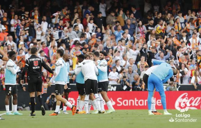 Celebración del gol de Diego López ante el Espanyol en Mestalla. (Foto: LaLiga).