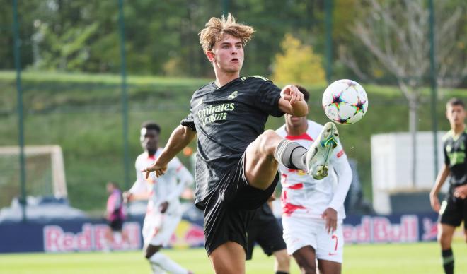 Nico Paz, en un partido en las inferiores Real Madrid (Foto: Cordon Press).