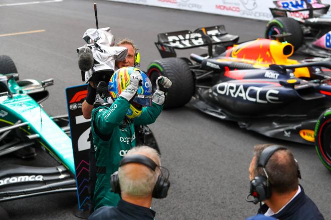 Fernando Alonso celebra su segundo puesto en Mónaco (Foto: Cordon Press)