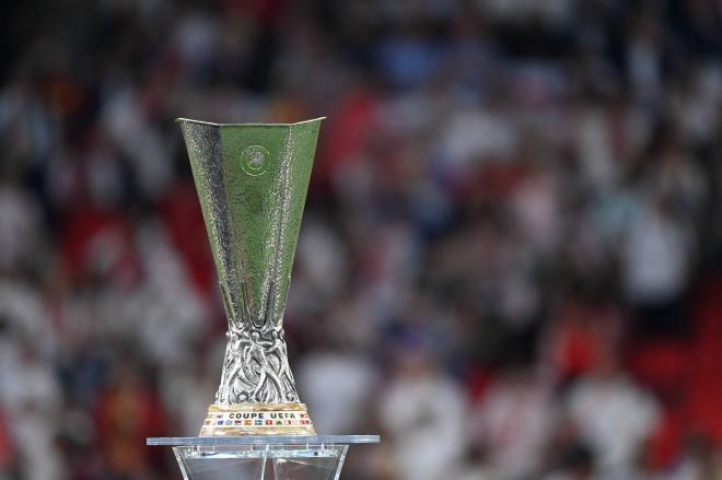 El trofeo de la UEFA Europa League (Foto: Cordon Press).