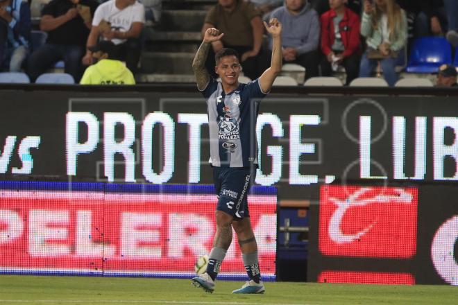 Roberto de la Rosa celebra un gol con Pachuca (Foto: EFE).