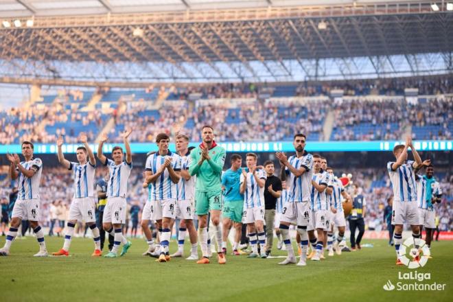 La Real Sociedad aplaude al Reale Arena tras acabar la temporada (Foto: LaLiga).