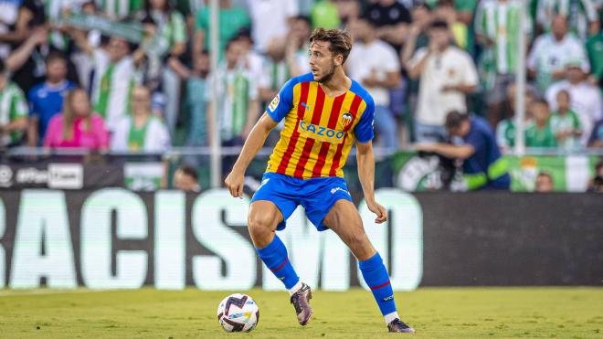 Nico González y un futuro incierto que tiene su comienzo el 10 de julio en Can Barça.
