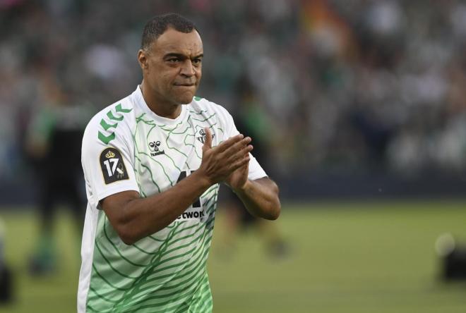 Denilson, en el homenaje a Joaquín (Foto: Kiko Hurtado)