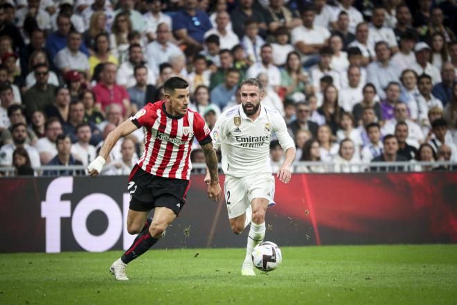 Fuerte entrada de Dani Carvajal sobre Yuri Berchiche en la temporada 2022/23. (Foto: Movistar Plus)