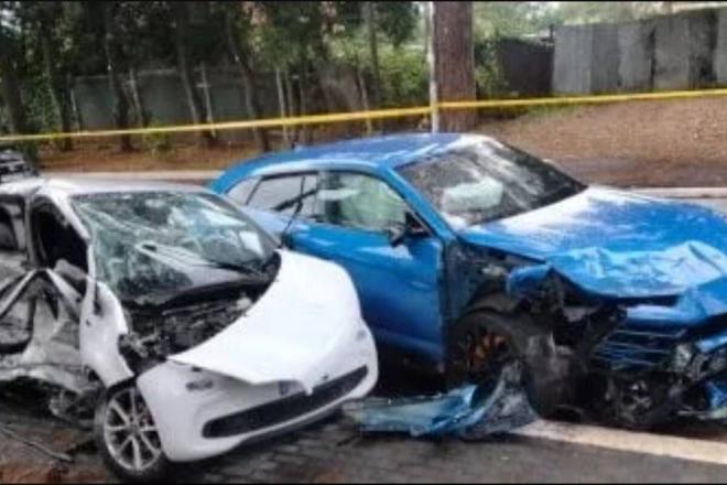 Así quedó el coche de los youtubers tras el accidente. (Redes Sociales)