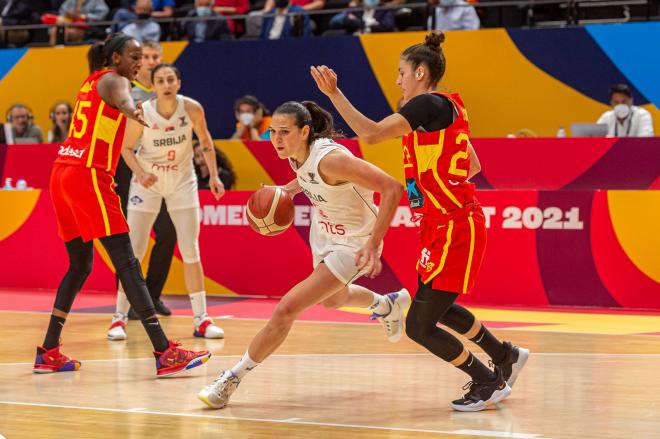 Encuentro entre la selección española femenina y la serbia el pasado Eurobasket. Fuente: Cordon P