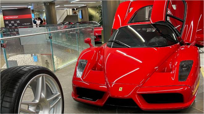 El Ferrari Enzo propiedad de Fernando Alonso. (@startonpole)