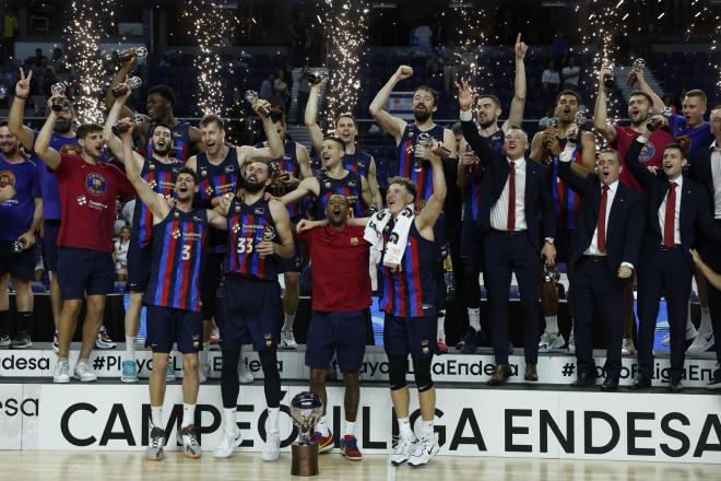 El Barcelona celebra el título de la Liga Endesa (FOTO: EFE).