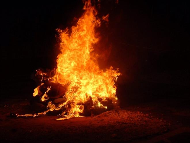Imagen de archivo de una júa en la noche de San Juan malagueña. (Foto: Europa Press)