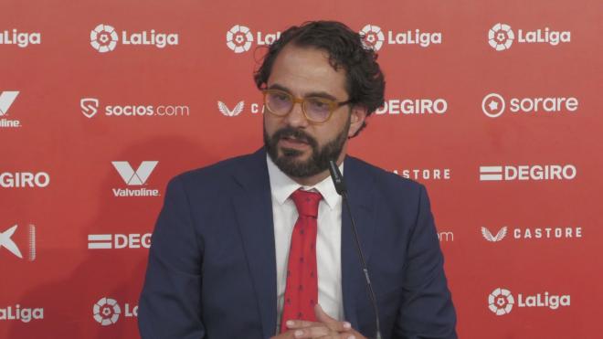 Víctor Orta en su presentación con el Sevilla.
