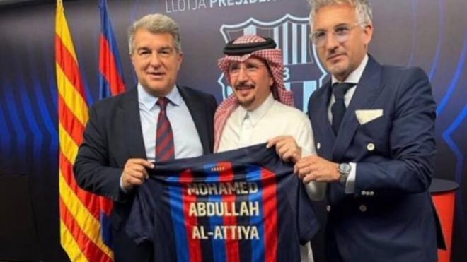 Laporta junto a Mohammed bin Abdullah Al-Attiyah en el palco del Camp Nou.