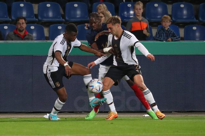 Youssoufa Moukoko durante un partido con Alemania sub-21. Fuente: Cordon Press