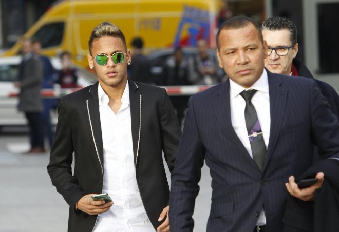 Neymar Jr. y su padre, Neymar Santos vuelven a ser protagonistas (Foto: Cordon Press