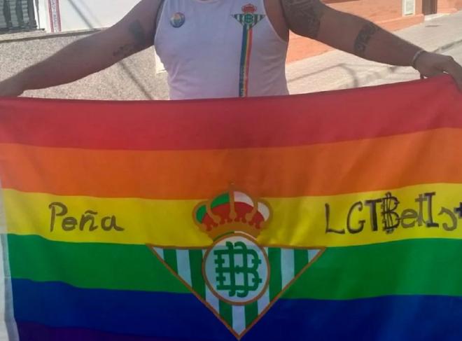 La bandera de la Peña Betis LGTBI+-