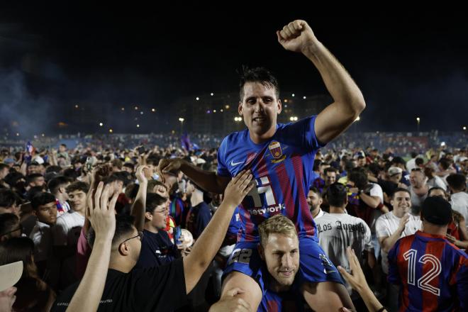 El Eldense celebrando su ascenso a Segunda División (Foto: EFE).