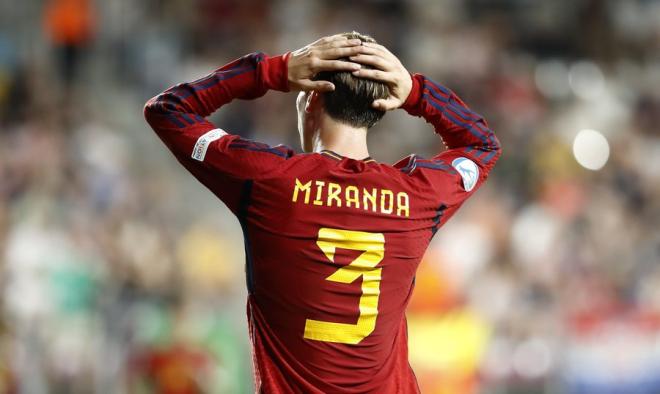 Miranda se lamenta en el España-Croacia de la Euro sub 21 (Foto: SeFútbol).