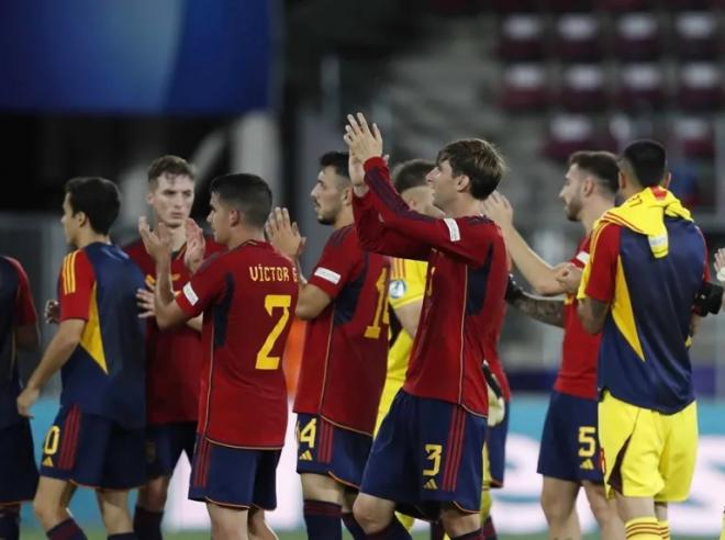 Los jugadores de la selección española celebran su victoria frente a Croacia. Fuente: EFE.
