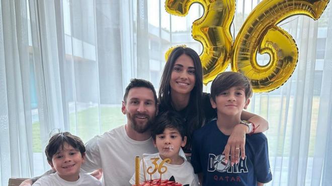 Leo Messi, junto a toda su familia. (Redes Sociales)