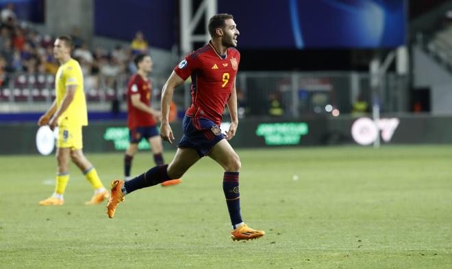 Abel Ruiz celebra su gol en el España-Ucrania sub 21 (Foto: SeFutbol).