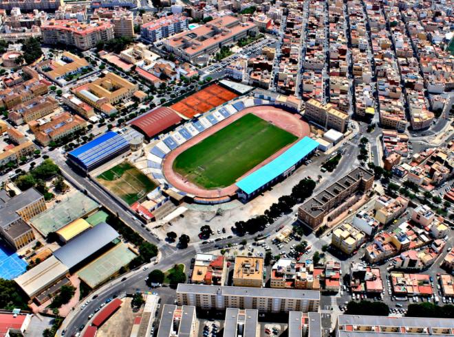 El estadio del Melilla, con pista de atletismo.