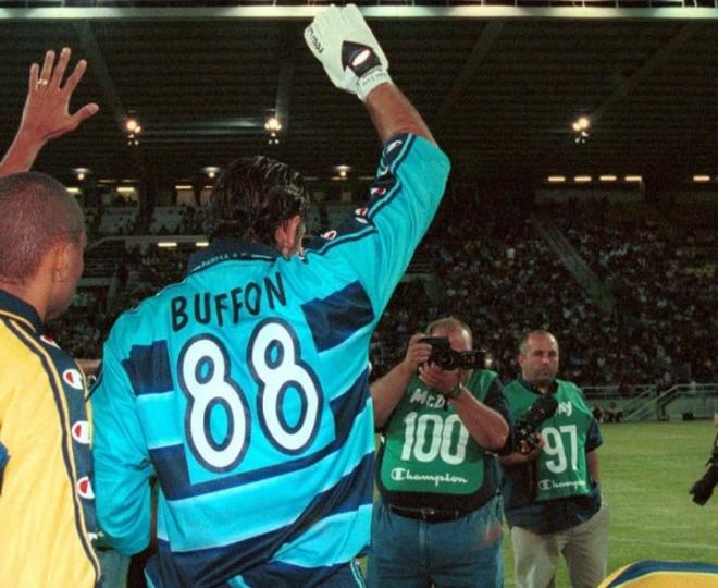 Gianluigi Buffon, con el dorsal '88' en el Parma.